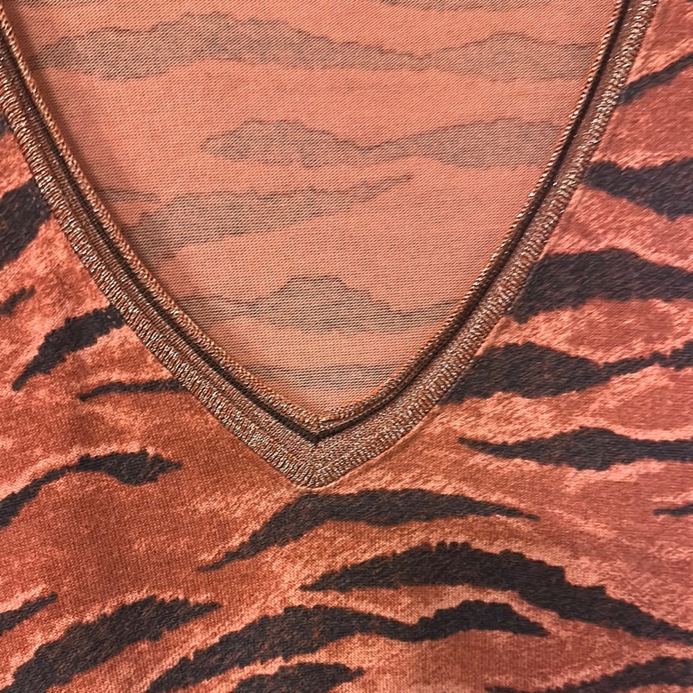Democracy V-Neck Sweater in Tiger Print - Picture 3 of 4